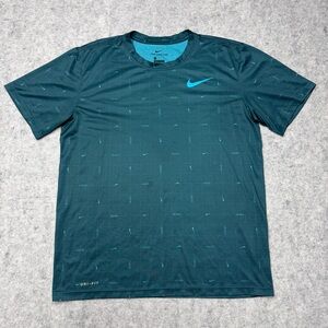 Nike Men’s Legends Anti Odor Graphic Printed Training TShirt Hyper Blue Medium